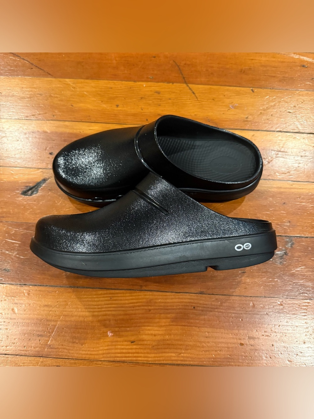 OOFOS Black Sparkle OOcloog Slip-On Recovery Clog
